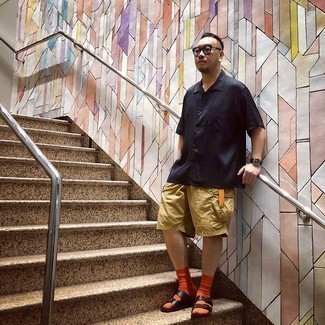 С чем носить горчичный ремень мужчине