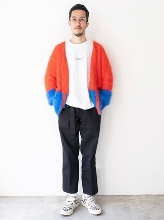 Какие брюки чинос носить с горчичным кардиганом