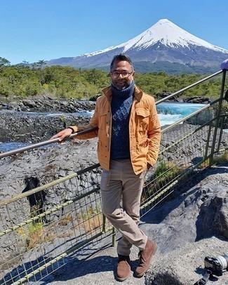 Какие ботинки дезерты носить с горчичной полевой курткой