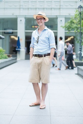 С чем носить горчичные сланцы мужчине