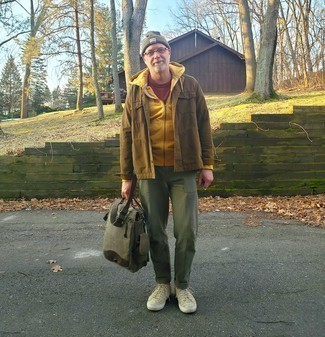 С чем носить горчичный худи мужчине