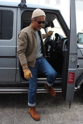 С чем носить горчичные кожаные перчатки мужчине