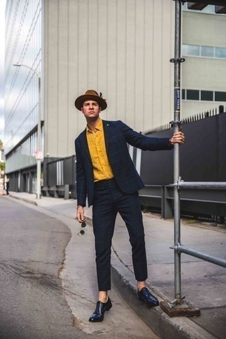 С чем носить горчичную рубашку с длинным рукавом мужчине