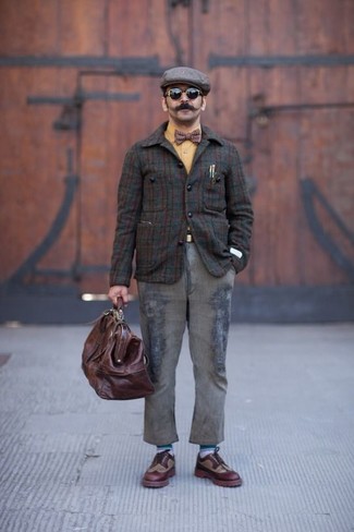 С чем носить горчичную рубашку с длинным рукавом мужчине