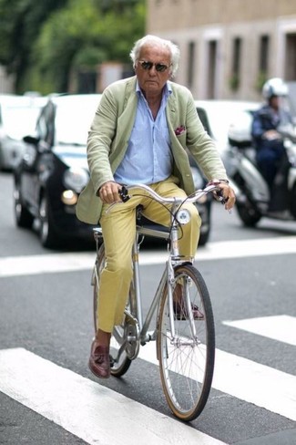 С чем носить горчичные брюки мужчине