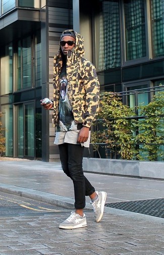 С чем носить горчичную парку мужчине