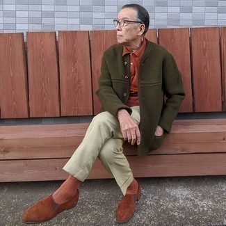 Какие лоферы носить с горчичной футболкой-поло мужчине