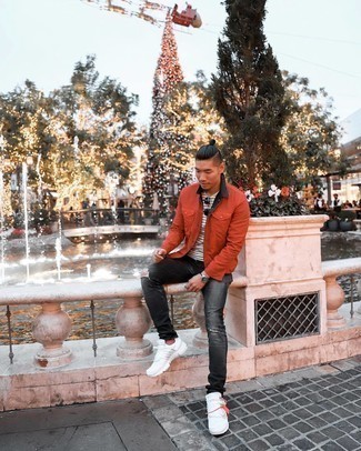 С чем носить горчичные носки с принтом мужчине