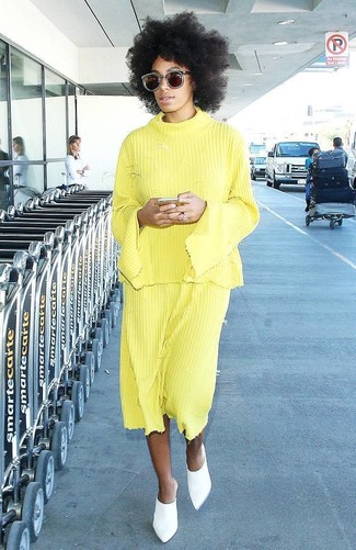 С чем носить горчичную юбку