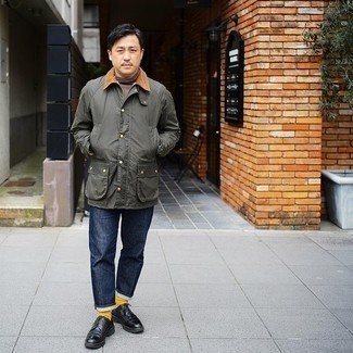 С чем носить горчичные носки мужчине