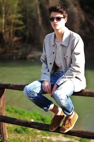 С чем носить горчичные замшевые эспадрильи мужчине