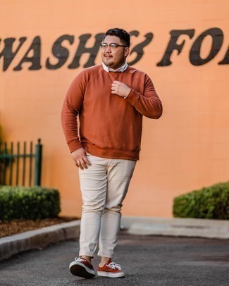 С чем носить горчичный свитшот мужчине