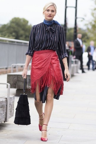 С чем носить темно-сине-зеленую бандану женщине