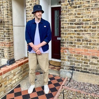 С чем носить темно-сине-зеленую панаму мужчине