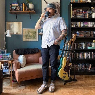 С чем носить темно-сине-зеленую панаму мужчине