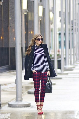 С чем носить темно-сине-зеленое пальто женщине