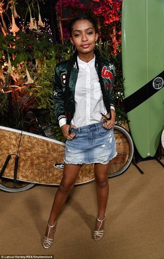 С чем носить темно-сине-зеленую мини-юбку