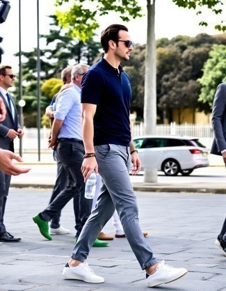 С чем носить темно-сине-зеленую футболку-поло мужчине