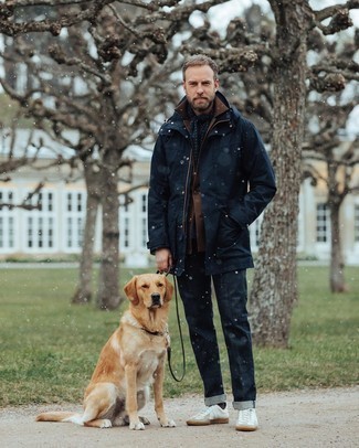 С чем носить темно-сине-зеленый шарф мужчине