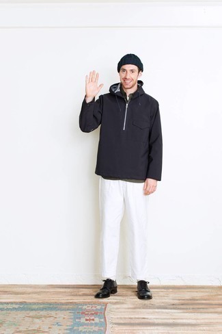 С чем носить темно-сине-зеленую ветровку мужчине