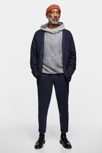 С чем носить темно-сине-зеленые шерстяные брюки чинос