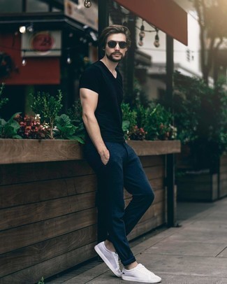 С чем носить темно-сине-зеленые шерстяные брюки чинос