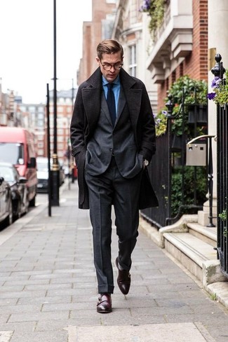 С чем носить темно-сине-зеленый шерстяной галстук мужчине