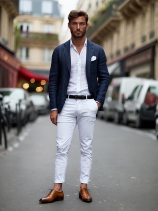 С чем носить темно-сине-красный пиджак мужчине