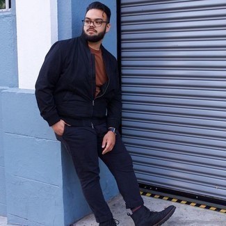 С чем носить темно-сине-красные носки мужчине