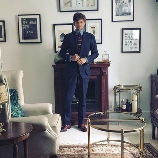 Какие лоферы носить с темно-сине-красным костюмом