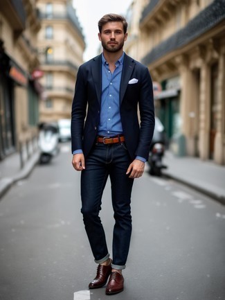 Какие броги носить с темно-сине-белым пиджаком