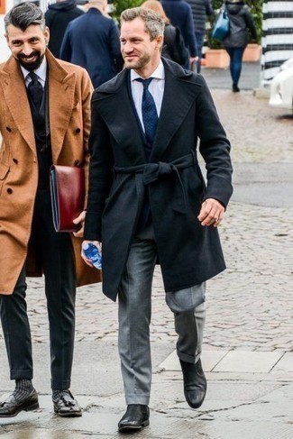 Какие длинные пальто носить с темно-сине-белым пиджаком