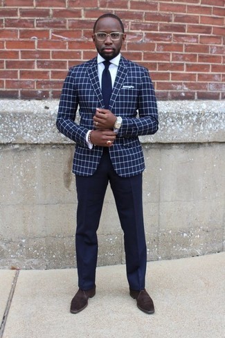 С чем носить темно-сине-белый пиджак в клетку мужчине