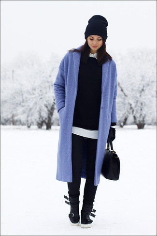 С чем носить темно-сине-белое пальто женщине