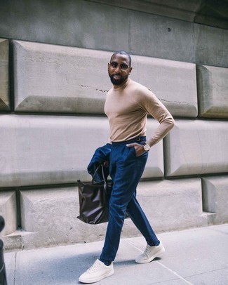 С чем носить темно-сине-белые носки в горошек мужчине