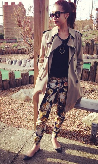 С чем носить темно-сине-белые узкие брюки