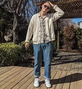 С чем носить темно-сине-белые носки мужчине