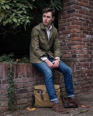 С чем носить темно-сине-белые носки мужчине