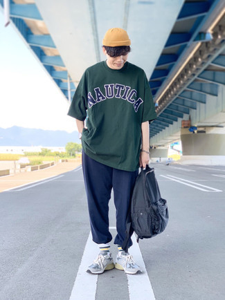 С чем носить темно-сине-белые спортивные штаны мужчине