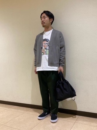 С чем носить темно-сине-белую большую сумку мужчине