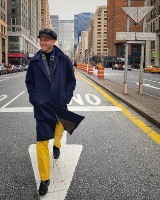 С чем носить темно-сине-белую водолазку мужчине