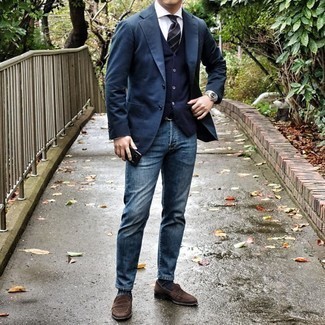 Какие пиджаки носить с темно-сине-белым жилетом