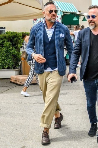 Какие пиджаки носить с темно-сине-белым жилетом