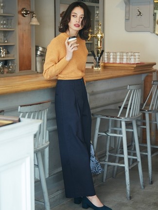 С чем носить темно-сине-белые широкие брюки