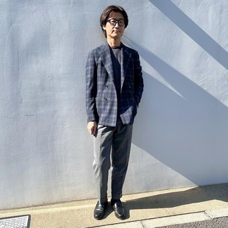 С чем носить темно-сине-белый шерстяной пиджак мужчине