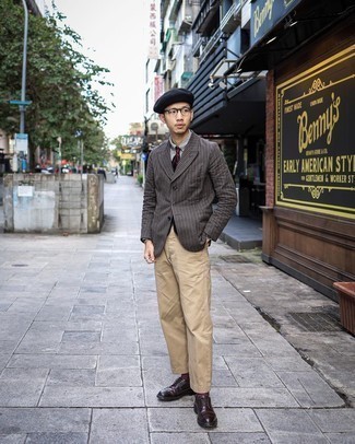 С чем носить темно-сине-желтые носки мужчине