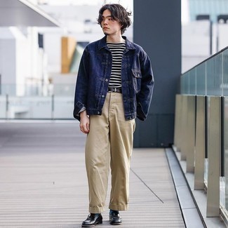 С чем носить темно-сине-желтые носки мужчине