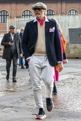 Какие кроссовки носить с темно-синим пиджаком мужчине