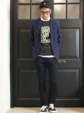 Как носить темно-синий пиджак с черными брюками чинос