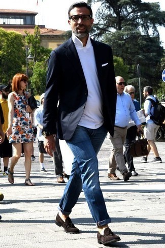 Как носить темно-синий пиджак с синими джинсами мужчине